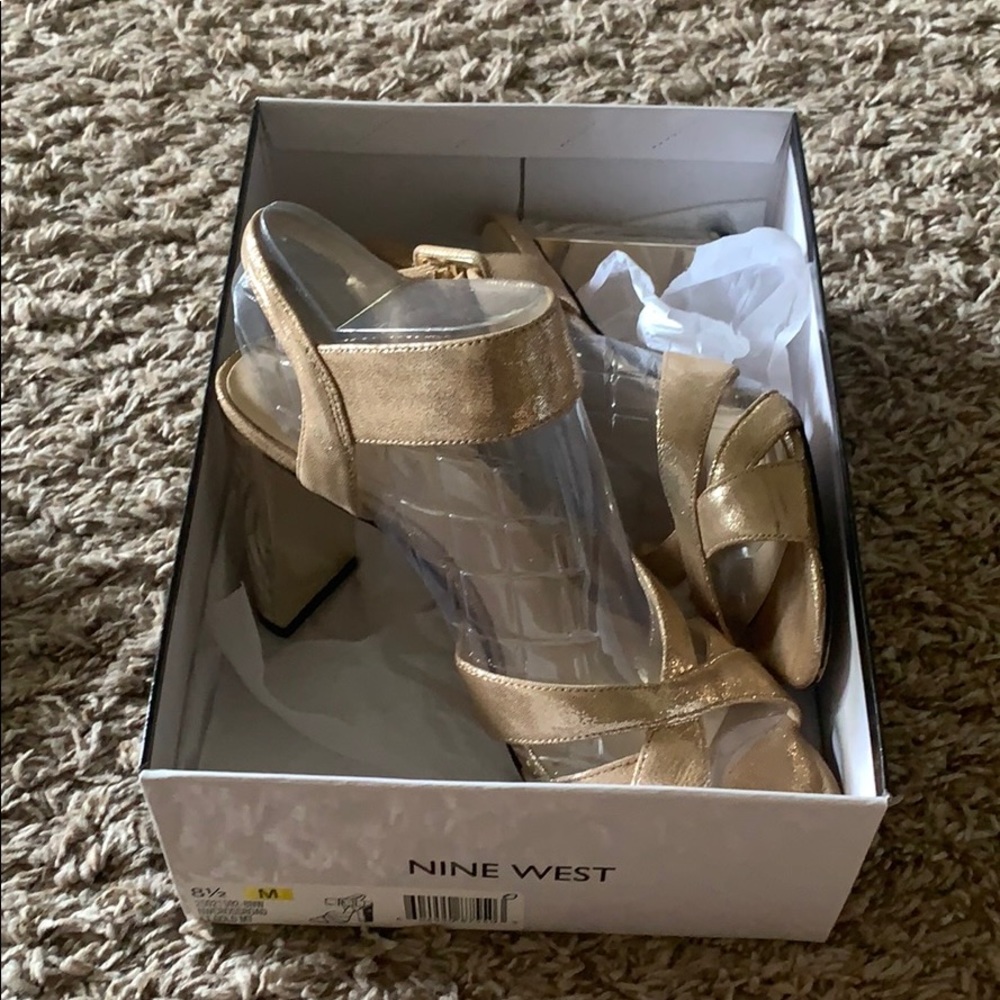 NINE WEST